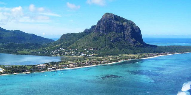 Private 2 hour le morne tour by speedboat (7)